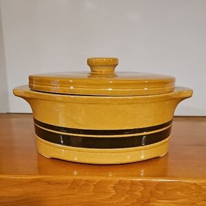 Classic Ceramic Casserole Dish with Lid - Brown and Black